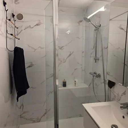 Le Moorea T2 Climatise Piscine Apartmán *